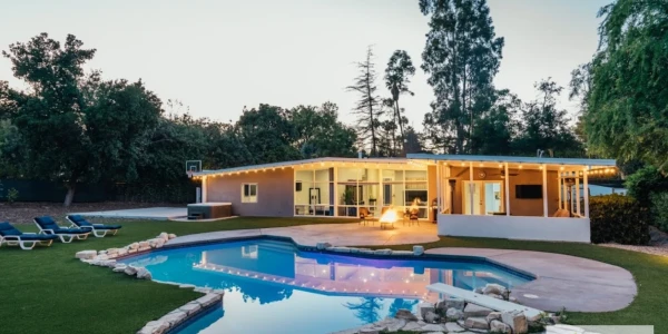 Journey Hillside Tarzana